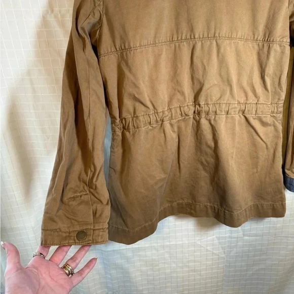 Eddie Bauer Womens Tan Jacket 100% Cotton Size Medium Petite W/Pockets - Picture 6 of 6